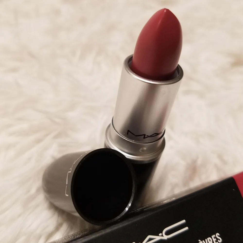 🆕 MAC MATTE LIPSTICK MEHR💄(MID-TONE MAUVE)